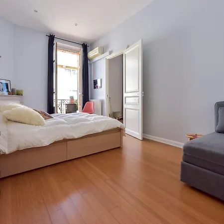 Spacious 1-br 6 Min Walk To Beaches