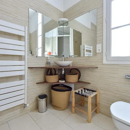 Spacious 1-br 6 Min Walk To Beaches Cannes