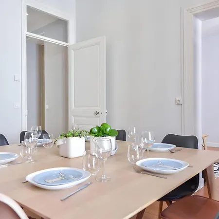 Spacious 1-br 6 Min Walk To Beaches * Cannes