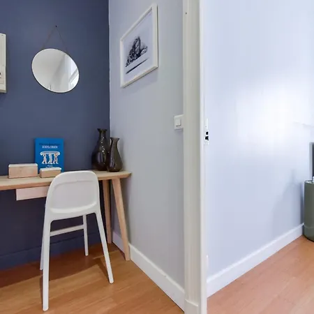 Lejlighed Spacious 1-br 6 Min Walk To Beaches