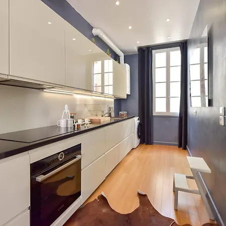 Spacious 1-br 6 Min Walk To Beaches Cannes